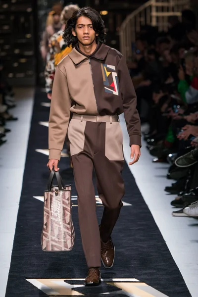 Look 24